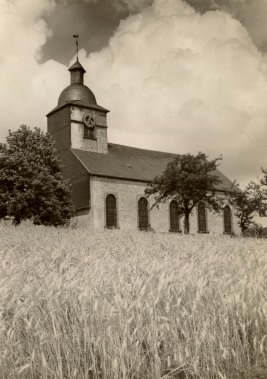 Images/Salm Kirche mit Kornfeld o. J.  LANGE.jpg